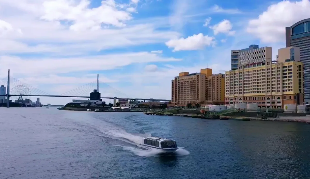 大阪の水都を走る水上タクシー スイバー